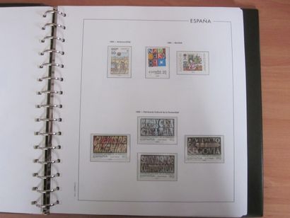 Trois albums (1 EDIFIL avec étui reluire...
