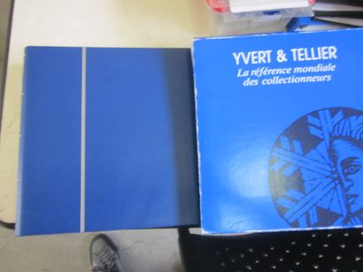 Deux cartons avec 6 classeurs de TP dont...