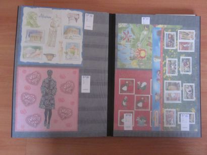 Deux classeurs de stock TP France neufs**...