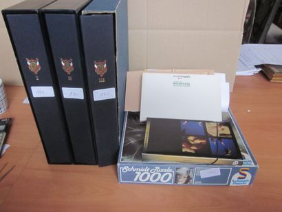 Un carton avec 3 albums DAVO avec étuis (bon...