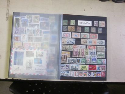 Deux cartons avec 12 classeurs (bon état...