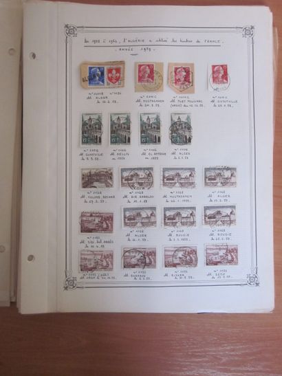 Une pochette avec des timbres téléphones...