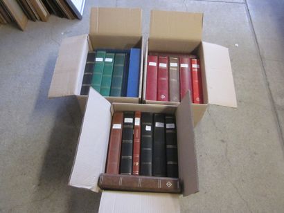 Trois cartons avec 20 classeurs de TP principalement...
