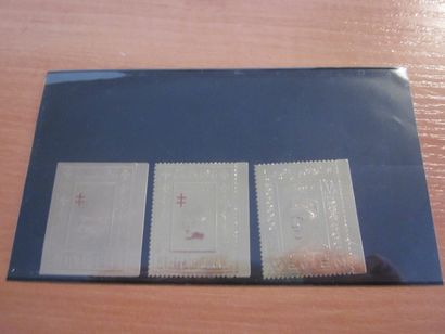 Une pochette avec des TP en or neufs** et...