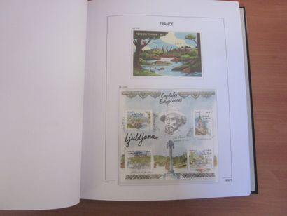 Un album DAVO avec étuis (bon état), TP de...
