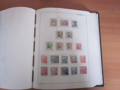 Quatre albums LEUCHTTURM Espagne à 1990 (bon...