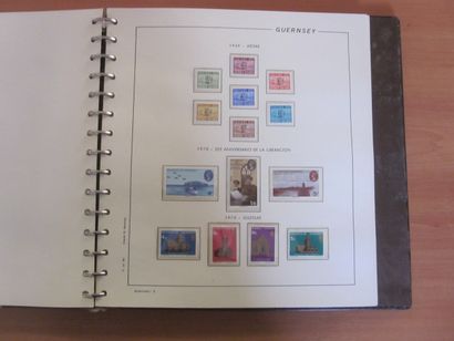 Trois albums avec étuis (2 FI-LABO 1 PHILOS...