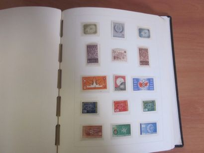 Un carton avec 8 classeurs de TP principalement...