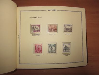 Trois albums (1 EDIFIL avec étui reluire...