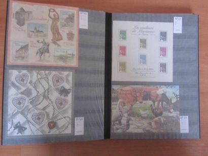 Deux classeurs de stock TP France neufs**...