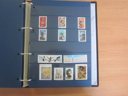 Deux albums avec feuilles LEUCHTTURM TP de...