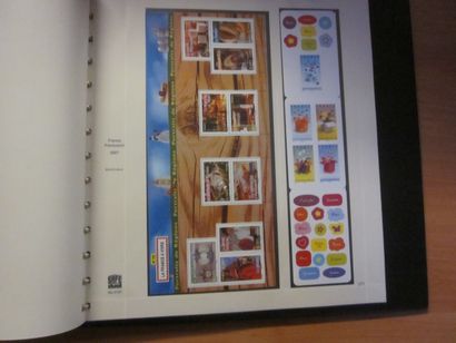 Trois albums SAFE avec étui (bon état sauf...
