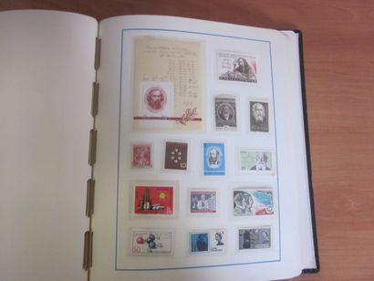 Un carton avec 8 classeurs de TP principalement...