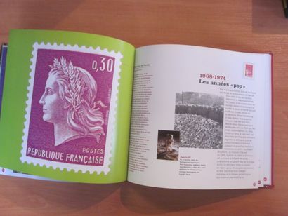 Un petit carton avec 4 livres édités par...