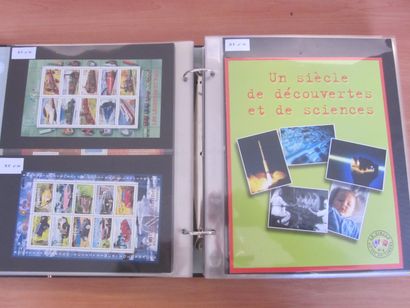 Un album Yvert et Tellier avec étuis TP de...