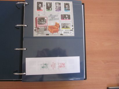Un album avec feuilles TP de France neufs**...