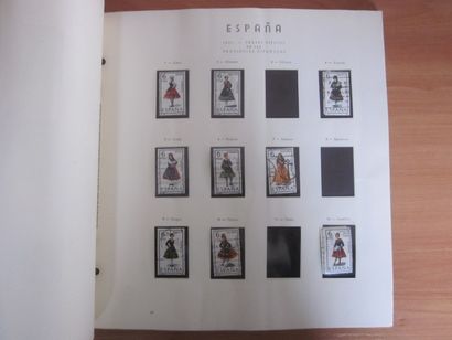 Deux albums et un classeur Espagne TP oblitérés...