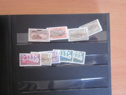 Un classeur (mauvais état manque la couverture)...
