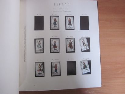 Deux albums et un classeur Espagne TP oblitérés...