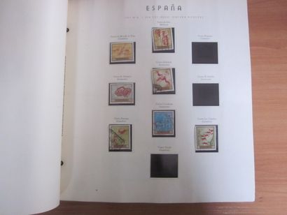 Deux albums et un classeur Espagne TP oblitérés...