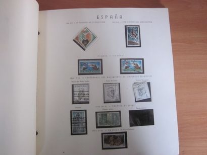 Deux albums et un classeur Espagne TP oblitérés...