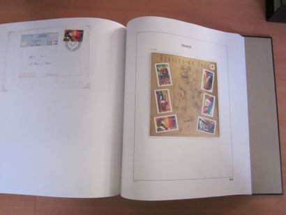 Trois albums DAVO avec étuis (bon état),...