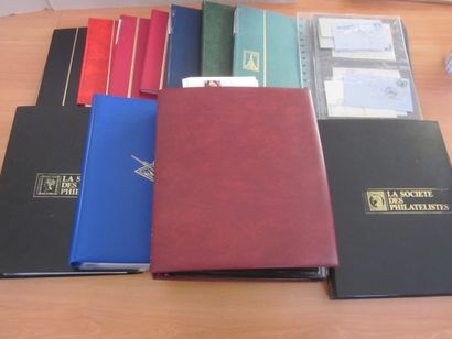 Un carton avec 10 classeurs de TP dont France...
