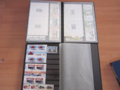 Deux cartons avec 27 classeurs de TP avec...