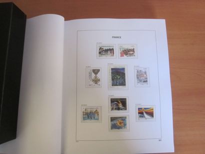 Un album DAVO avec étuis (bon état), TP de...