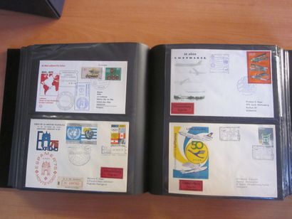 Quatre cartons avec 18 classeurs (contenance...