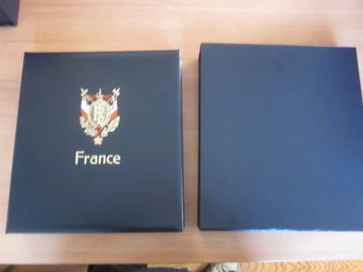 Trois albums DAVO avec étuis (bon état),...