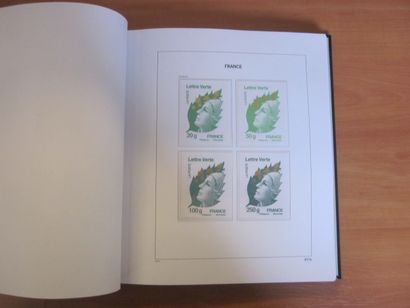 Trois albums DAVO avec étuis (bon état),...