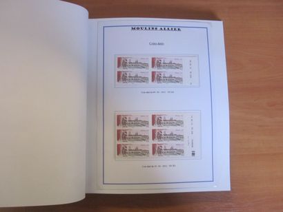 Trois albums DAVO avec étuis (bon état),...