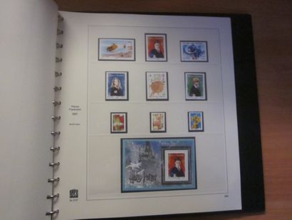 Trois albums SAFE avec étui (bon état sauf...