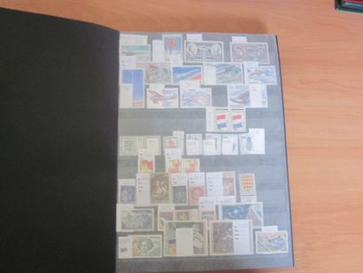 Deux classeurs de stock TP France neufs**...