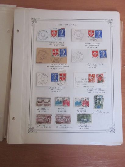 Une pochette avec des timbres téléphones...