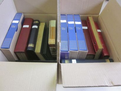 Deux cartons avec 5 albums (1 vide) 9 classeurs...
