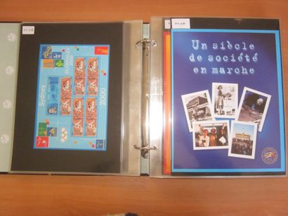 Un album Yvert et Tellier avec étuis TP de...