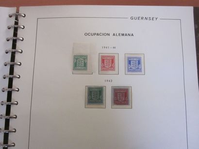 Trois albums avec étuis (2 FI-LABO 1 PHILOS...