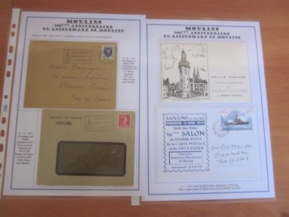 Deux pochettes, l'une avec des gravures émises...
