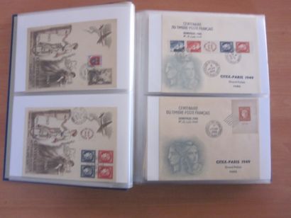 Deux cartons avec 13 classeurs de premiers...