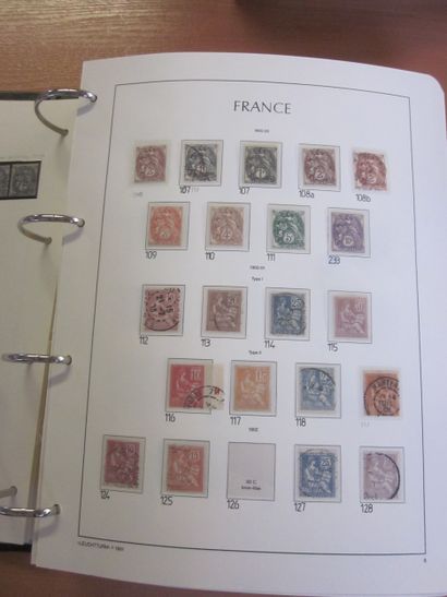 Deux albums avec feuilles LEUCHTTURM TP de...