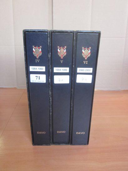 Trois albums DAVO avec étuis (bon état),...