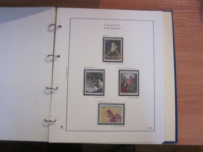 Un carton avec un ensemble de 5 collections...