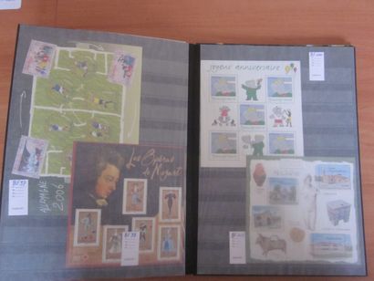 Deux classeurs de stock TP France neufs**...
