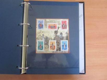 Deux albums avec feuilles LEUCHTTURM TP de...