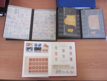 Un carton avec 10 classeurs de TP dont France...