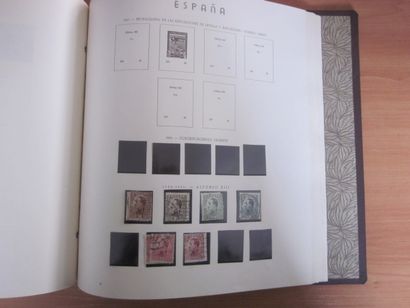 Deux albums et un classeur Espagne TP oblitérés...