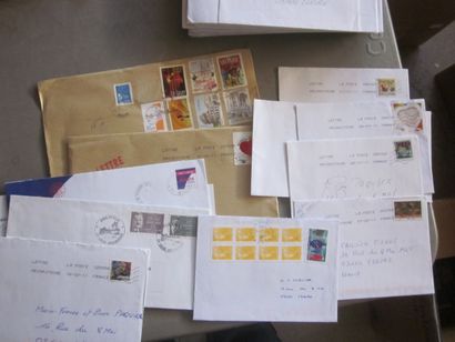 Trois cartons avec un fort volume de courrier...