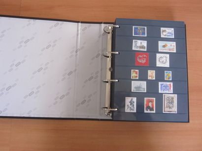 Un album avec feuilles TP de France neufs**...